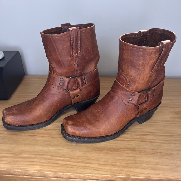 Frye 8r boot - Picture 3 of 7